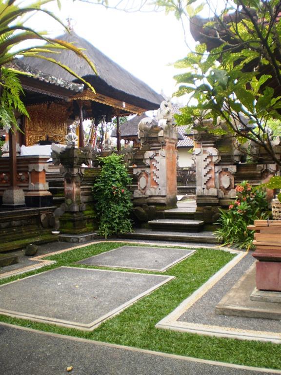 Loka Sari Guest House And Spa Убуд Стая снимка